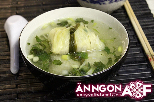Ngọt thơm canh bắp cải cuộn gi&ograve; sống 