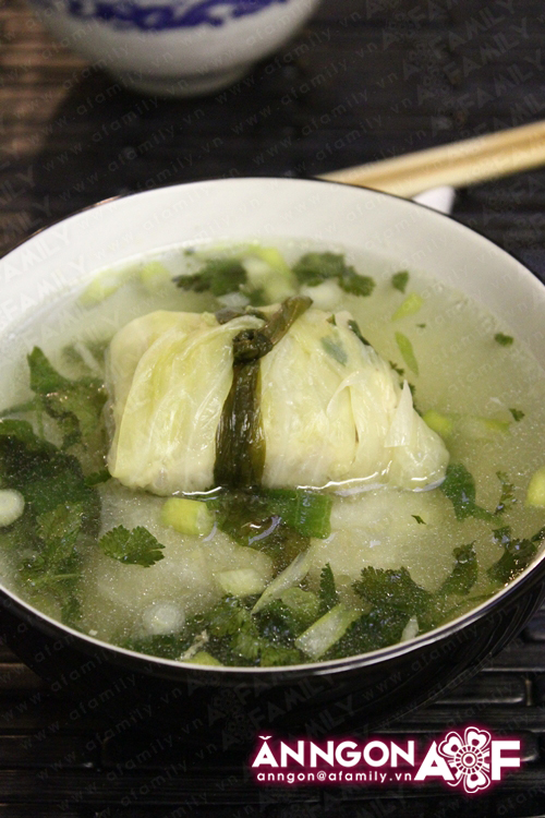 Ngọt thơm canh bắp cải cuộn gi&ograve; sống 