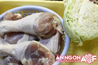 Ngọt thơm canh bắp cải cuộn gi&ograve; sống 