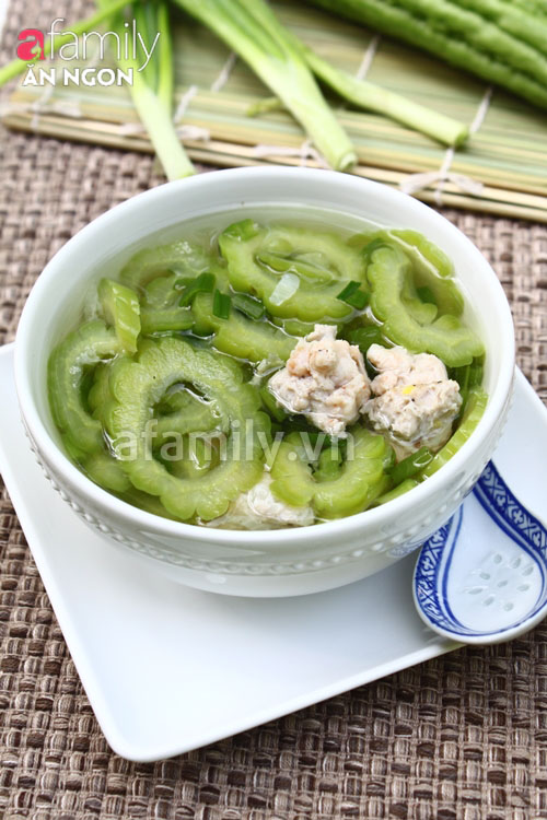 Canh mướp đắng nấu tôm 