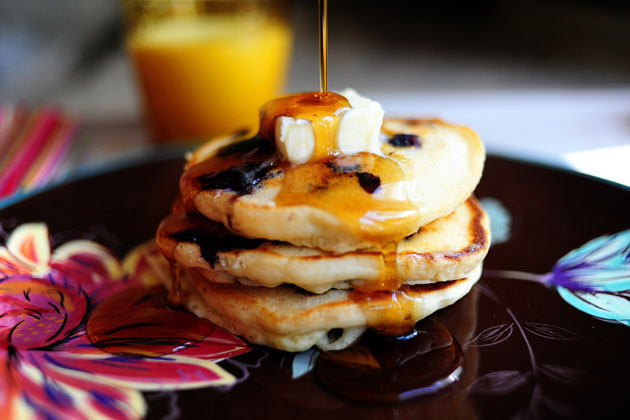 Pancake chanh việt quất cho bữa sáng ngon miệng 