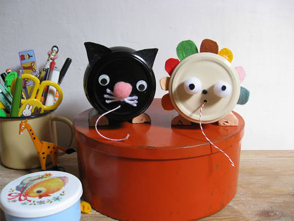 Mèo và thỏ dễ thương giữ cuộn chỉ tiện lợi Mèo và thỏ dễ thương giữ cuộn chỉ tiện lợi