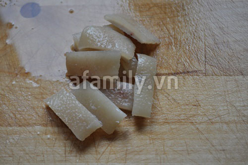 M&aacute;t trời ăn ch&aacute;o mực n&oacute;ng thật ngon!