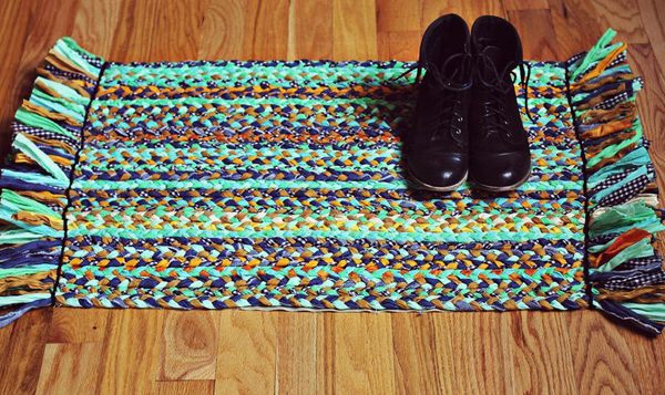 Bện thảm từ vải: dễ dàng mà tiện ích