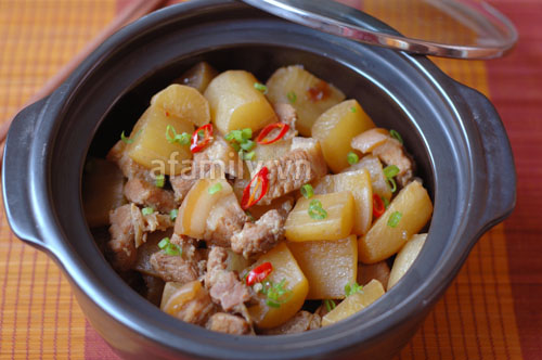 Củ cải kho thịt cho cơm chiều ngon hơn 8