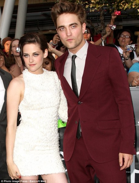 Robert Pattinson vẫn ổn sau scandal bị 