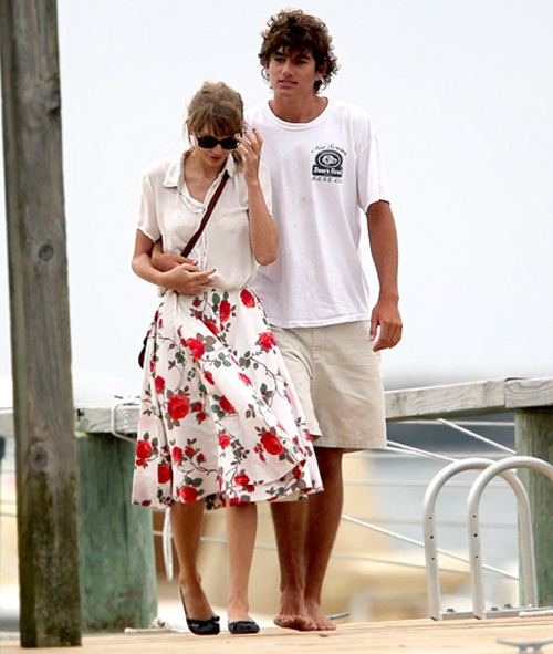 Taylor Swift đưa bạn trai về ra mắt bố mẹ