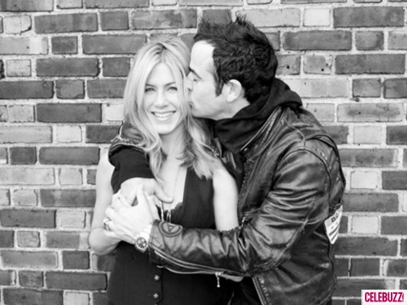 Jennifer Aniston đã đính hôn với Justin Theroux