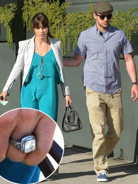 Justin Timberlake l&agrave;m stylist cho Jessica Biel