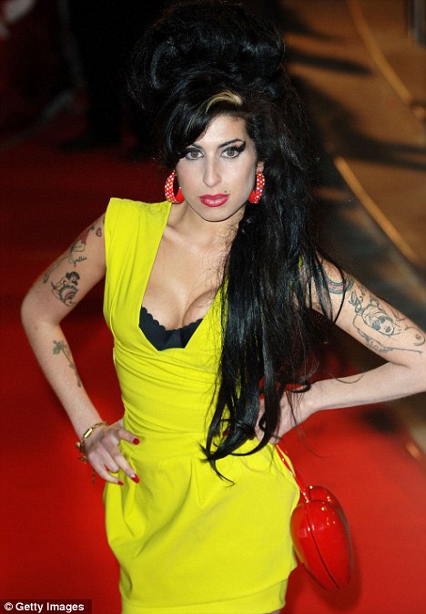 Chồng cũ thừa nhận đẩy Amy Winehouse vào ma túy Chồng cũ thừa nhận đẩy Amy Winehouse vào ma túy