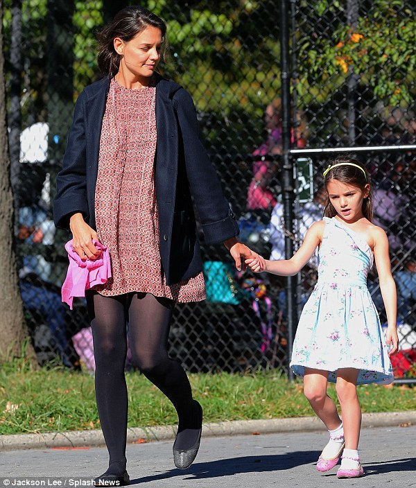 Katie Holmes hẹn hò lại với tình cũ