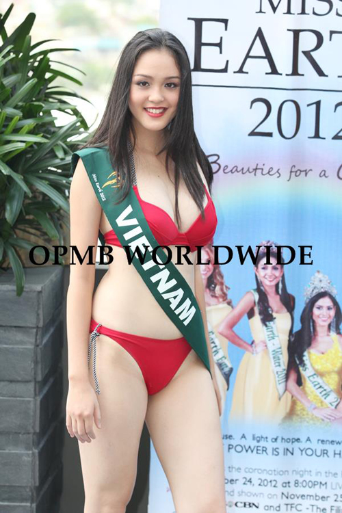 Hoàng Anh nổi bật với bikini đỏ tại Miss Earth 2012  1
