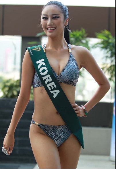 Hoàng Anh nổi bật với bikini đỏ tại Miss Earth 2012  2