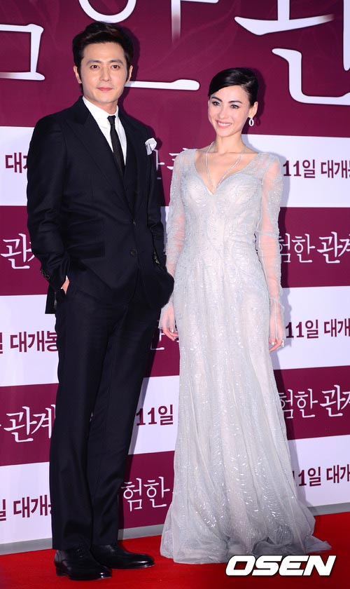 Vợ Jang Dong Gun đi xem chồng diễn cảnh nóng