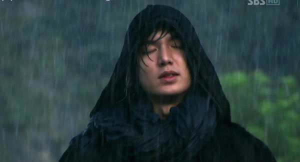 Phim của Lee Min Ho ra quân thắng lợi