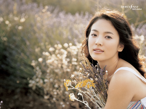 Song Hye Kyo tái xuất màn ảnh sau 4 năm