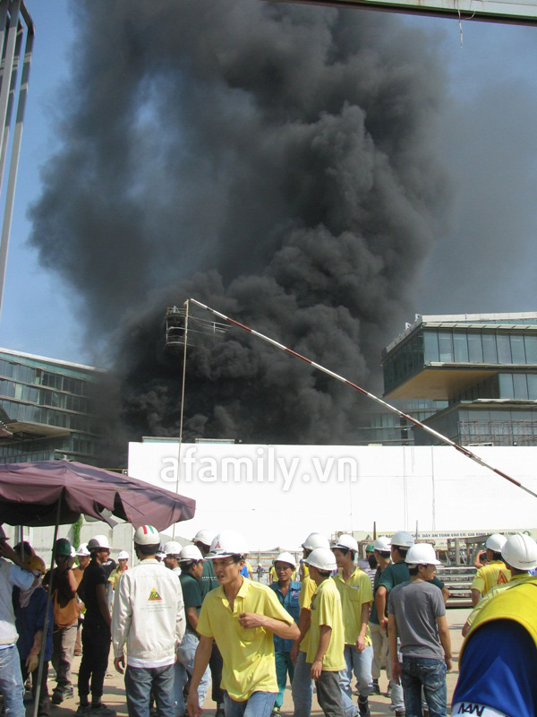 Cháy lớn ở khách sạn sát Trung Tâm Hội nghị Quốc Gia
