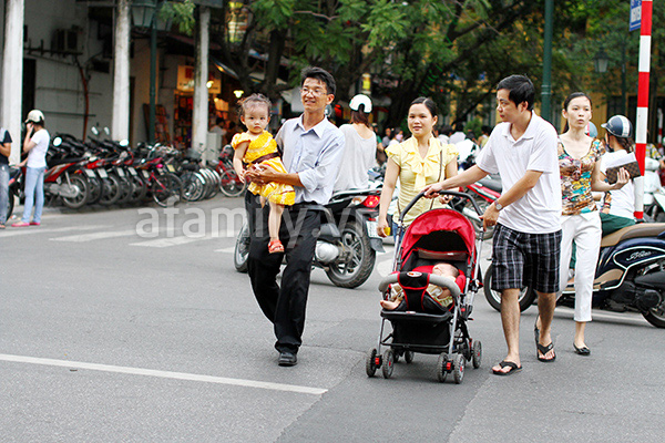 Người Hà Nội rộn ràng đi chơi lễ Quốc khánh 