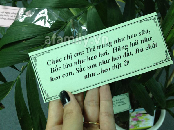 Công sở rộn ràng không khí 20/10  6