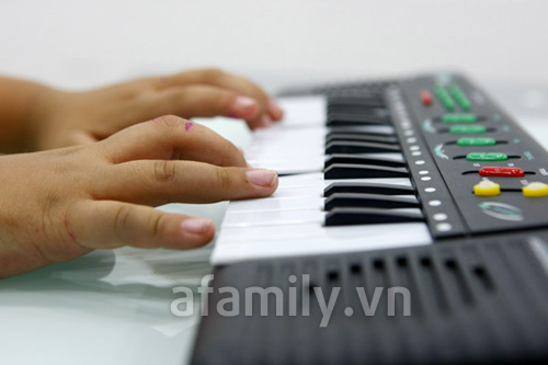 Đ&agrave;n Organ 32 ph&iacute;m cho b&eacute;