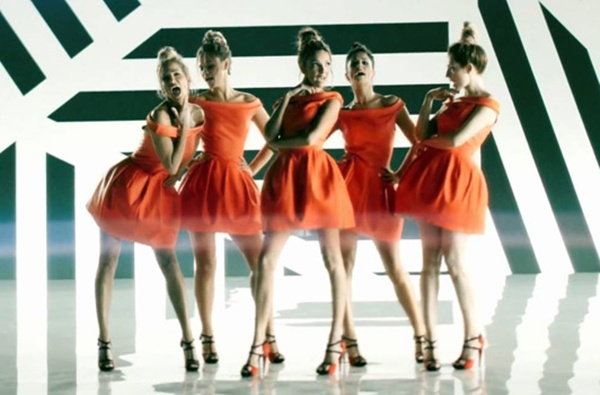 Girls Aloud trở lại với MV “nóng hầm hập” 4