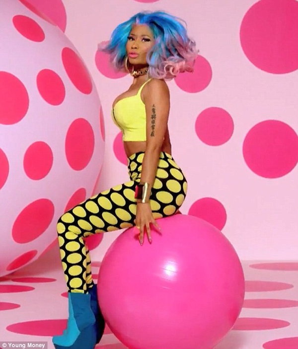 Nicki Minaj và MV sặc sỡ như tắc kè hoa 3