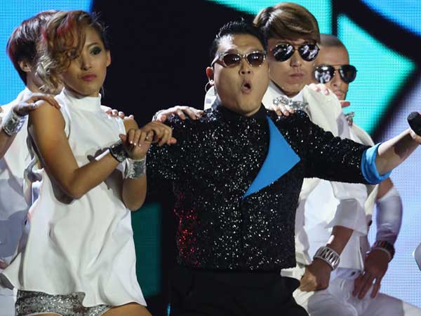 Những màn biểu diễn gây "mê hoặc" tại MTV EMA 2012 1
