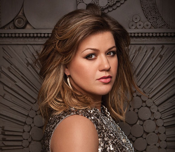 Kelly Clarkson chinh phục fan bằng giọng hát quyền lực 4 Kelly Clarkson chinh phục fan bằng giọng hát quyền lực 4