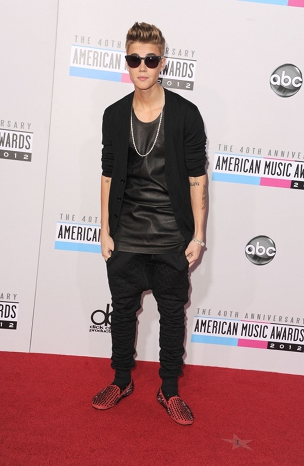 Justin Bieber càn quét giải thưởng AMAs 3