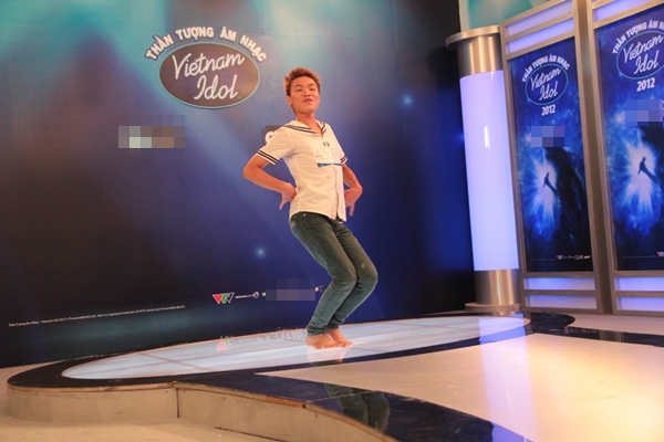 Vietnam Idol: Mở màn ngập tiếng cười 