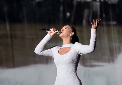 Beyonce Knowles ngọt ng&agrave;o trong ca kh&uacute;c từ thiện