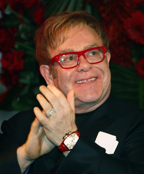 Elton John lại tiếp tục đả kích Madonna