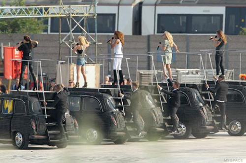 Lộ ảnh Spice Girls tập luyện cho bế mạc Olympic