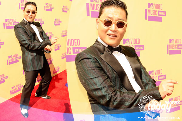 Xem trọn màn biểu diễn của Psy tại MTV VMAs