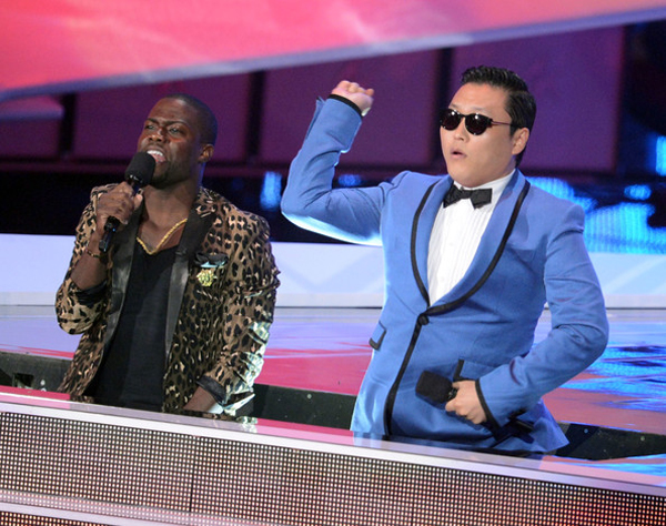 Xem trọn màn biểu diễn của Psy tại MTV VMAs