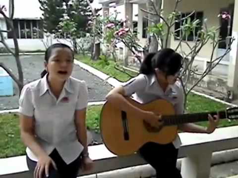 Kelly Clarkson khen nức nở clip cover của 2 nữ sinh Việt 1