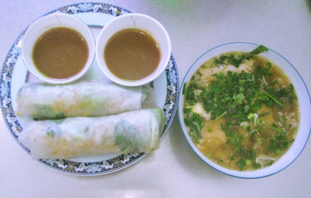 Không chỉ bánh canh, bún, món chả cá có mặt trong nhiều món ăn của người Bình Định, như chả cá xốt cà chua, chả cá nấu canh, chả cá kho thịt, bánh cuốn chả cá…