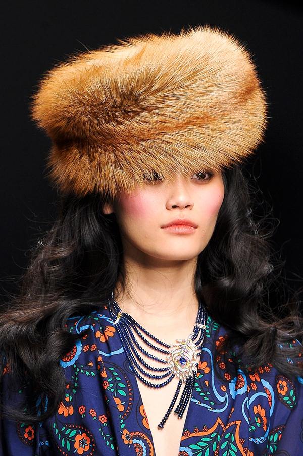 Những kiểu mũ nổi bật của Thu/Đông 2012 Những kiểu mũ nổi bật của Thu/Đông 2012