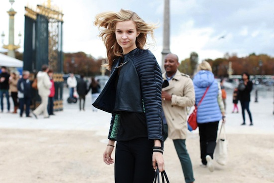 Street style đa sắc màu bên lề Paris Fashion Week