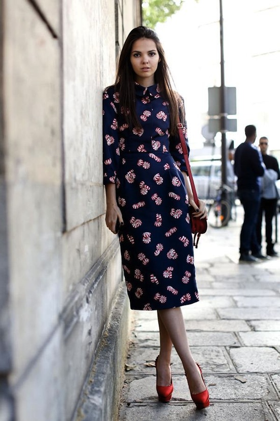 Street style đa sắc màu bên lề Paris Fashion Week