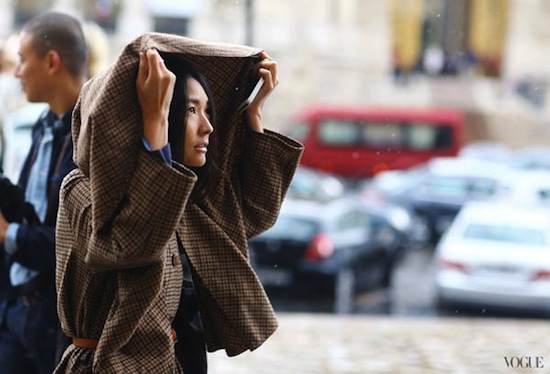 Street style đa sắc màu bên lề Paris Fashion Week