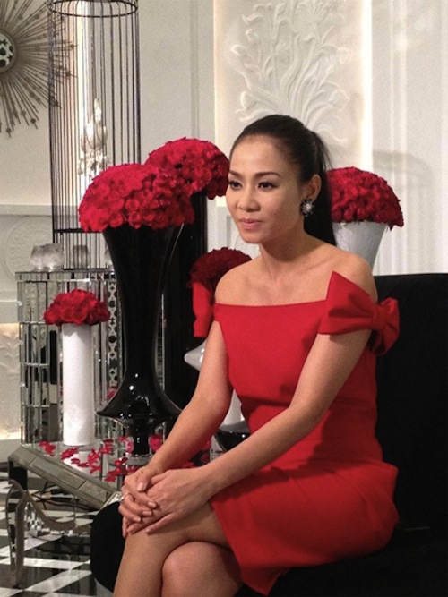 Thu Minh diện váy 40 triệu đụng hàng với sao thế giới Thu Minh diện váy 40 triệu đụng hàng với sao thế giới