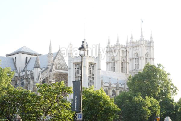 Tour đi bộ kh&aacute;m ph&aacute; Thủ đ&ocirc; Lu&acirc;n Đ&ocirc;n