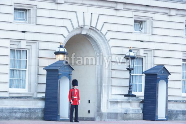 Tour đi bộ kh&aacute;m ph&aacute; Thủ đ&ocirc; Lu&acirc;n Đ&ocirc;n