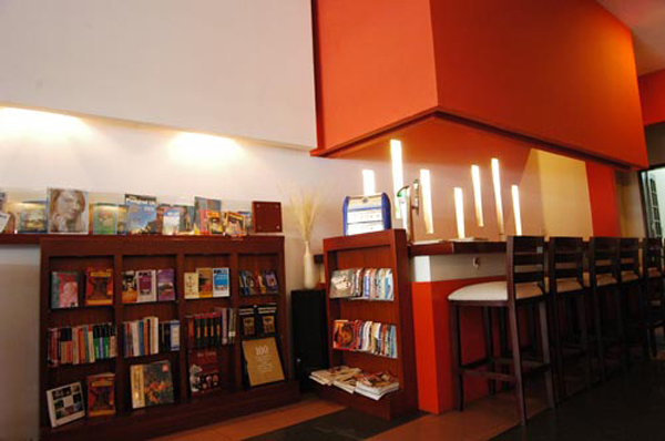 5 quán cafe sách thú vị ở Hà Nội