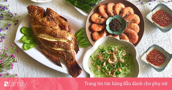 ''Người vợ của năm'' đây rồi - nấu mâm cơm ngon không thua gì bàn tiệc nhà hàng!