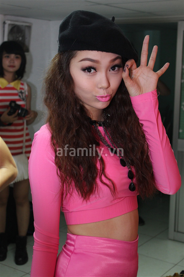 ba-bau-pham-quynh-anh-cung-me-di-xem-ca-nhac