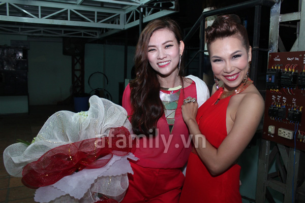 ba-bau-pham-quynh-anh-cung-me-di-xem-ca-nhac