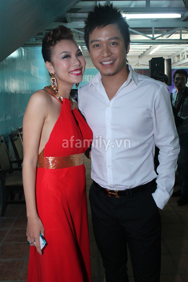 ba-bau-pham-quynh-anh-cung-me-di-xem-ca-nhac