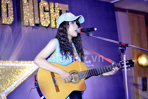 Hồ Ngọc H&agrave; nh&iacute; nhảnh với vũ đạo m&egrave;o hoang